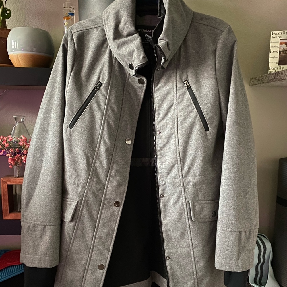 Gray/black winter jacket